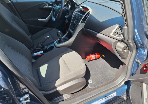 Opel Astra cena 26900 przebieg: 49800, rok produkcji 2010 z Barcin małe 106